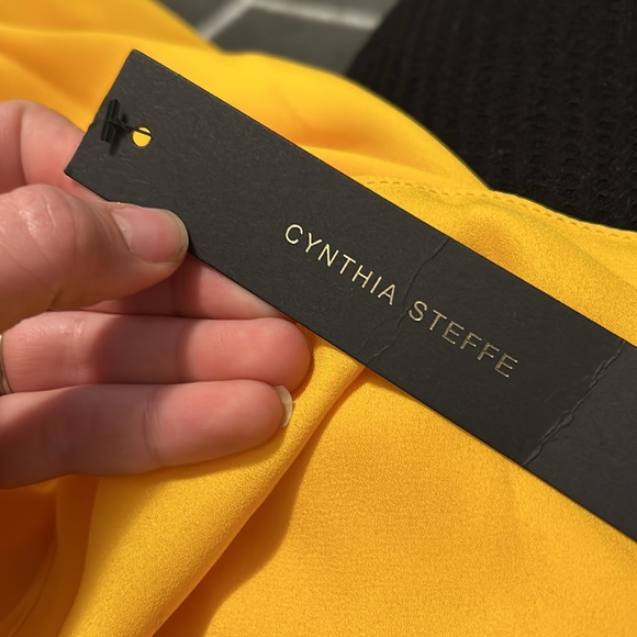 NWT Cynthia Steffe Flutter sleeve blouse - Picture 3 of 6